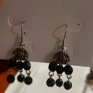 🌞 Black and silver earrings